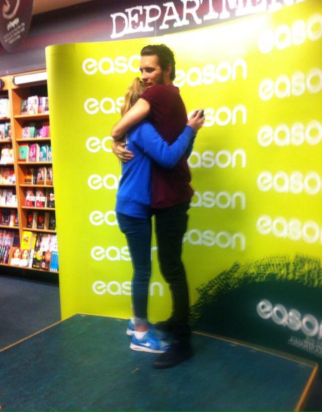 fuckncarrots's tweet photo. Missing him a lot โค๏ธ Come back soon ๐๐ฎ๐ช
@PointlessBlog
#PointlessBlogInIreland http://t.co/YqTXytEMfA