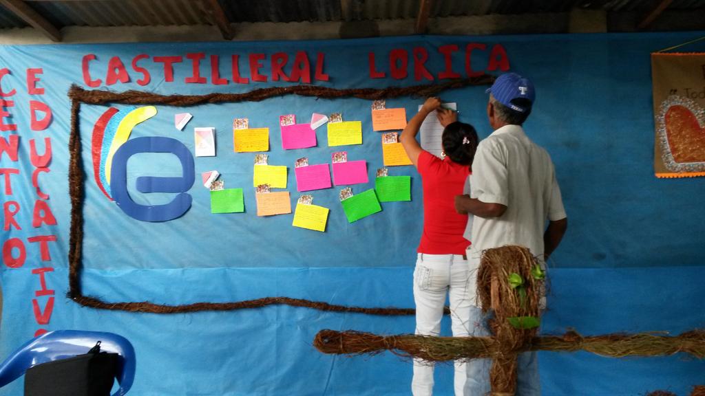 anamilenaalean's tweet photo. El CE Castilleral de Lorica cordoba apoya la excelencia educativa,  @ginaparody @Mineducacion Dia e familia http://t.co/sTThUZ1lJA