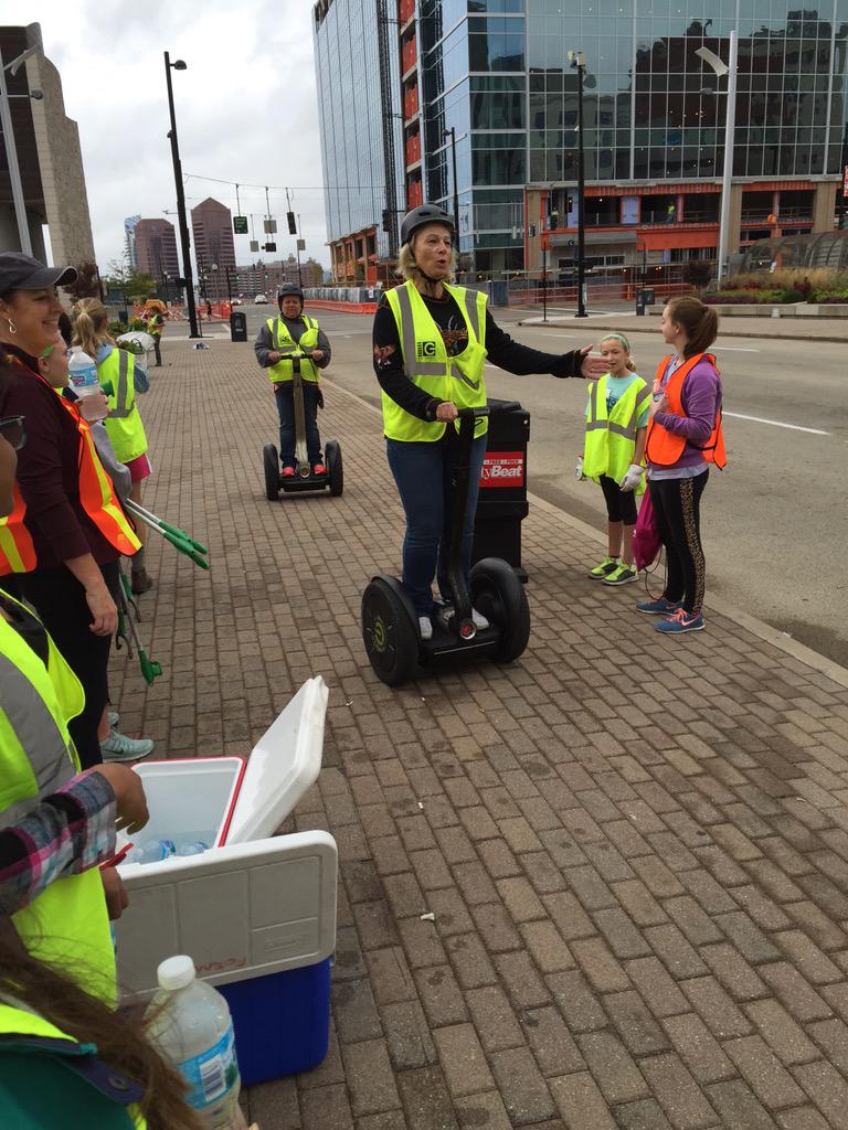 mndservice's tweet photo. MND Freshman Service Day @CincinnatiParks http://t.co/kC4aZKXw1t