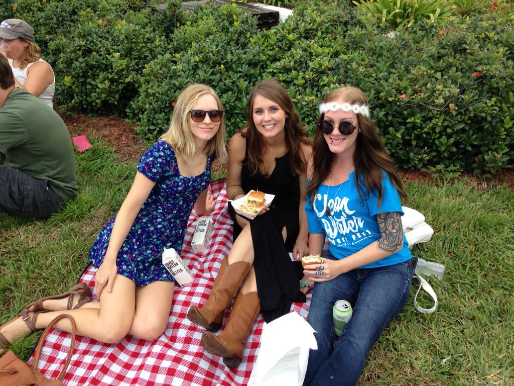 Cat_knees's tweet photo. Happy @CleanWaterMusic!! @SamCatKnees #cleanwater @charitywater http://t.co/AY1jJScIf1