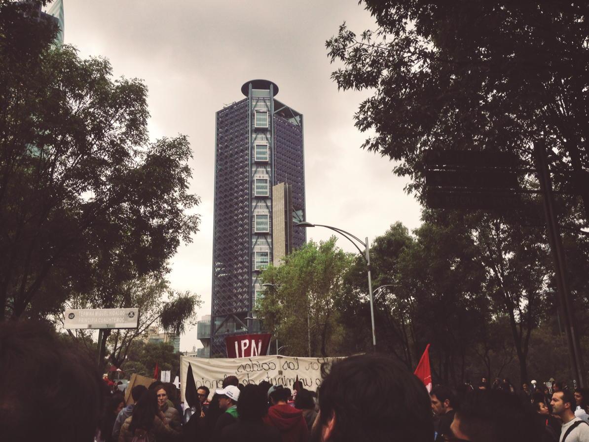 Vamos sobre Reforma rumbo al Zócalo