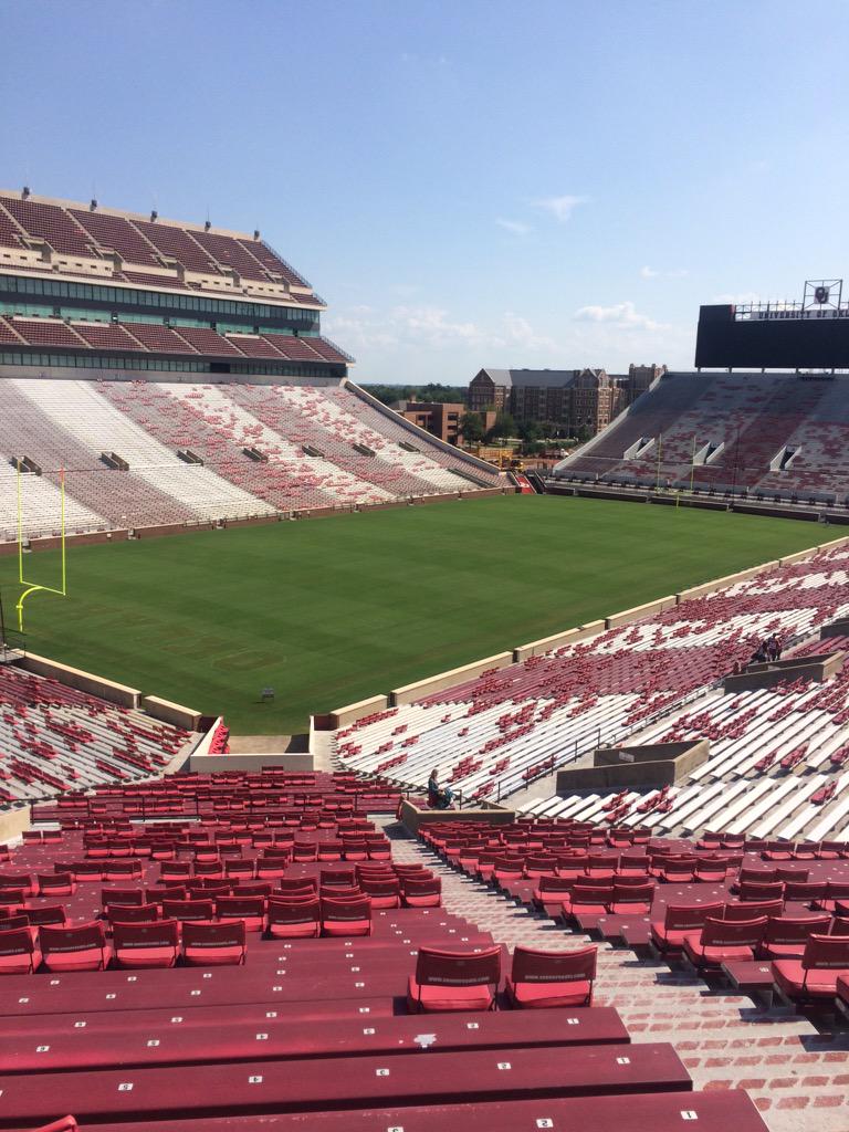 G_Offenburger's tweet photo. Stadium Steps today. Feelin nice http://t.co/II5ua1zqJX