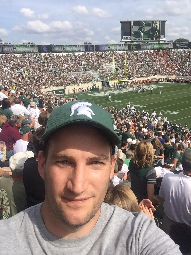 Wyldy82's tweet photo. Loved my first college football live game, and the mighty @MSU_Football got the job done #Sparty #MSUCMU 👍👍😀 http://t.co/jG9kVNZ69B