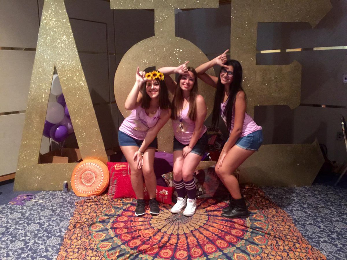 _kvsskass's tweet photo. 💜💛 http://t.co/EYSvjnX9EY
