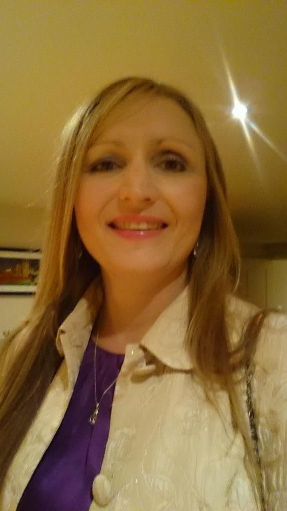 Mrs_Mum's tweet photo. Apparently I'm far more glam these days #gcus http://t.co/t70KTxGAfP