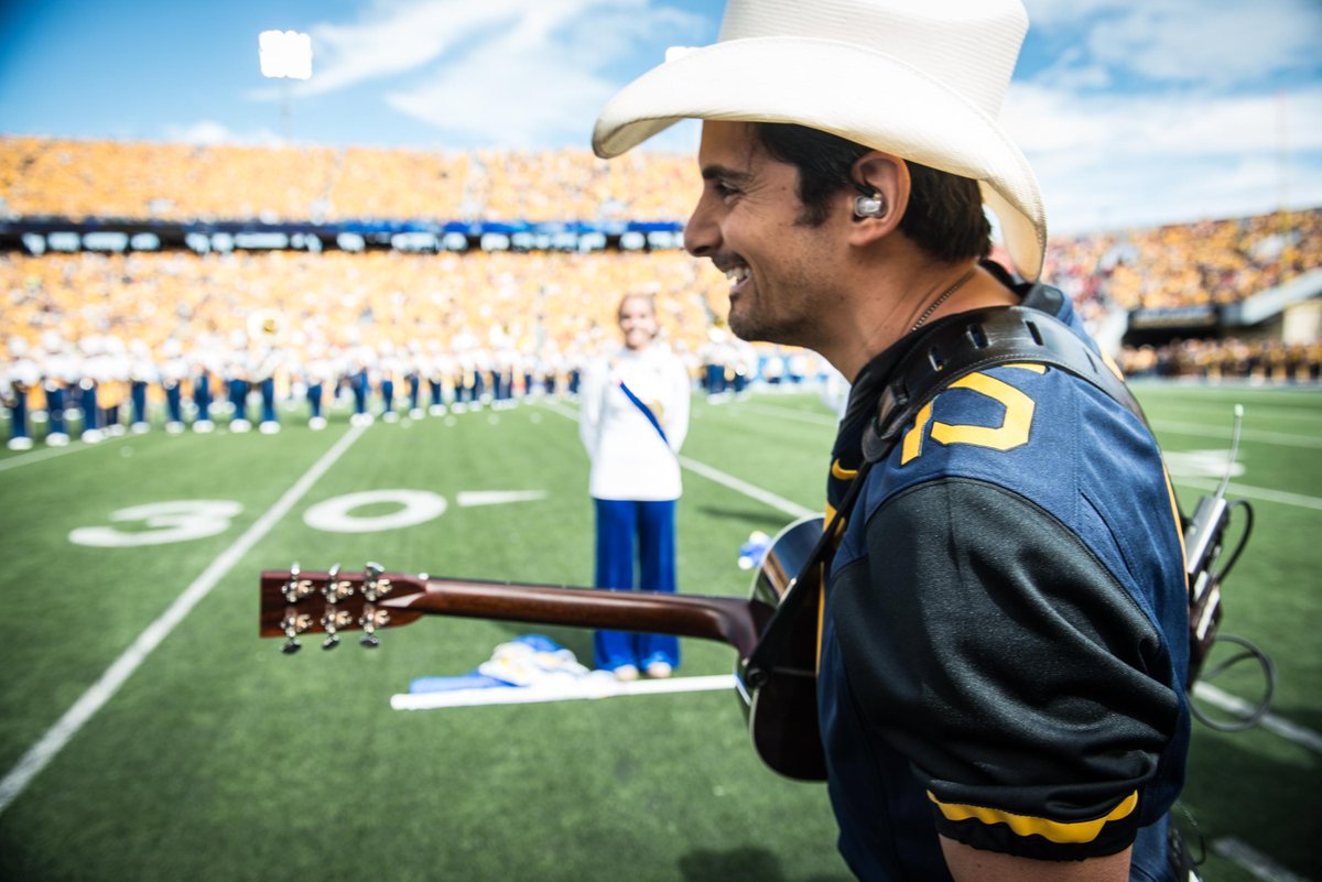 BradPaisley's tweet photo. Take me home…
-TEAM BP http://t.co/IqfcHPUEvw