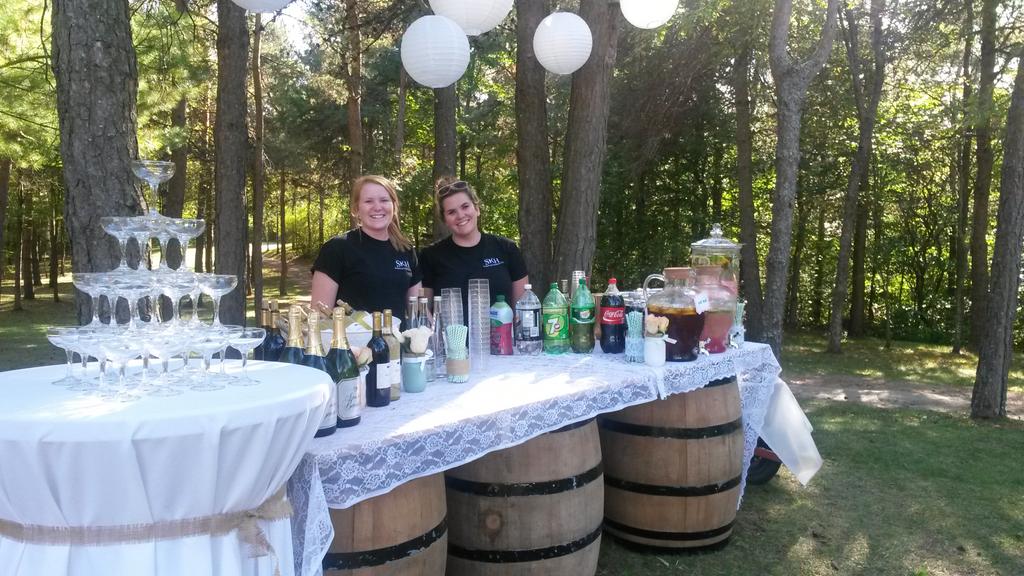 skhptbo's tweet photo. Beautiful day for a wedding in Pontypool Ontario.  #catering #SKH http://t.co/IVGrL0hzYW