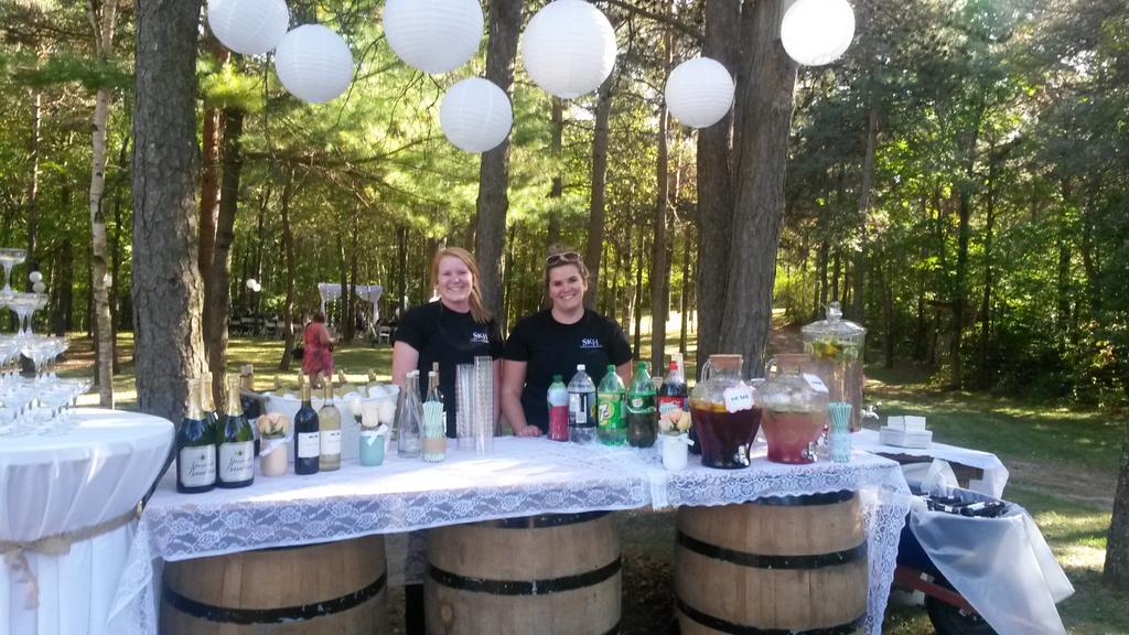 skhptbo's tweet photo. Beautiful day for a wedding in Pontypool Ontario.  #catering #SKH http://t.co/IVGrL0hzYW