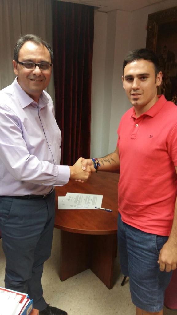 salva_pozo's tweet photo. Mi satisfaccion por acuerdo con @AMSanLorenzo para salida procesional 2016 de @HPrendimiento  para acompañar al Señor http://t.co/ZVCZqw5Y6m