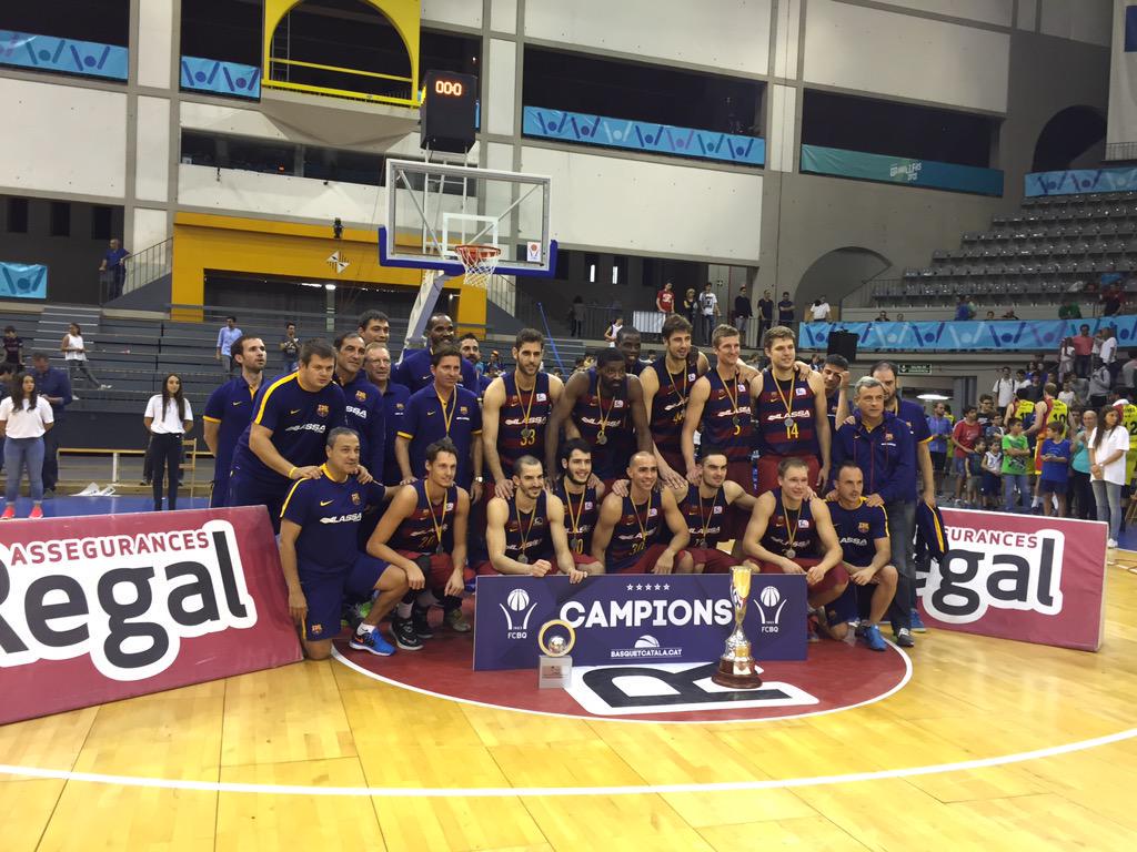 FCBasket_ST's tweet photo. ¡La foto de los Campeones! http://t.co/s0vjycPebU