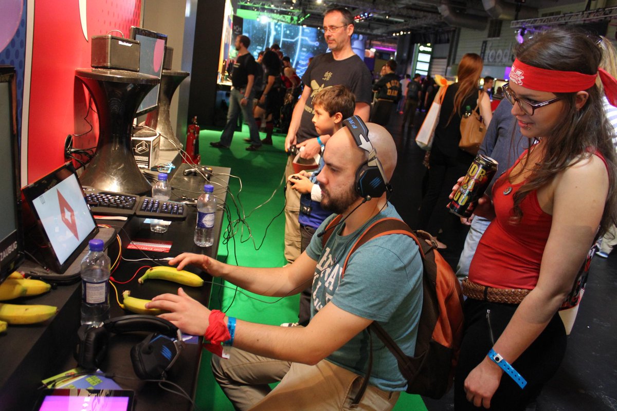 ZhanCat's tweet photo. More and more people playing #Mindfork! #indiedev #gamedev #EGX http://t.co/0EMZBRFGLS