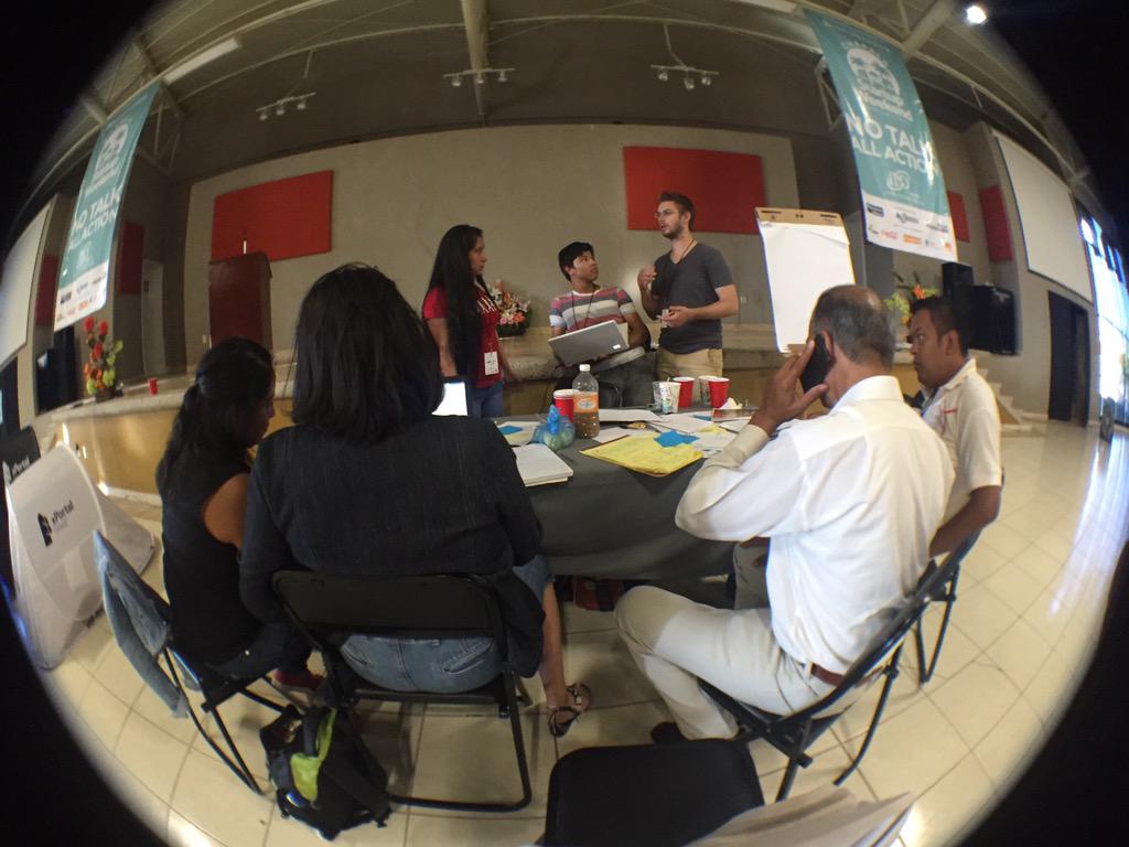 davidzendoval's tweet photo. Go entrepreneurs! #swchapala #startupweekend http://t.co/S2dLABgvvu