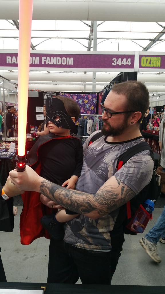 Sonsofobiwan's tweet photo. Fun at comicon! #Day2 #sonsofobiwan #starwars #OzComicCon # happypeople http://t.co/330ocTfidI