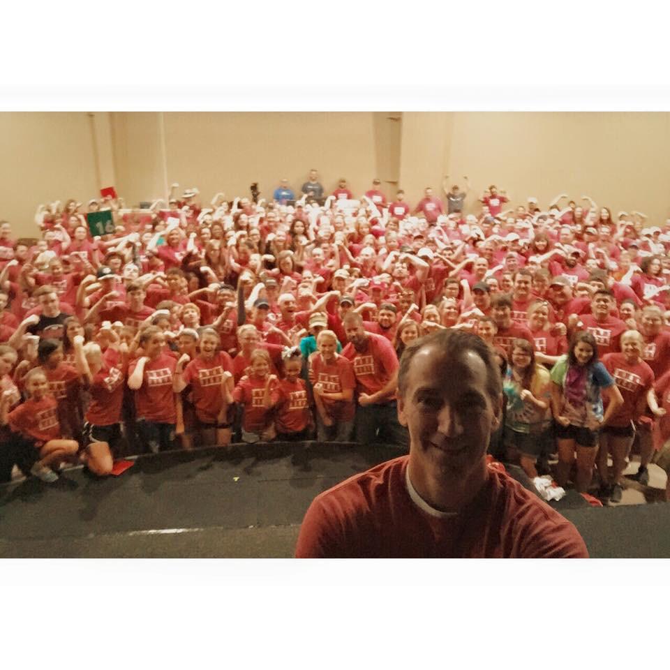 itsjimmybanks's tweet photo. I love my church & our culture of giving to our community & meeting people's needs #servolutionbmt @PraiseChurchTv http://t.co/wwBemE3oZK