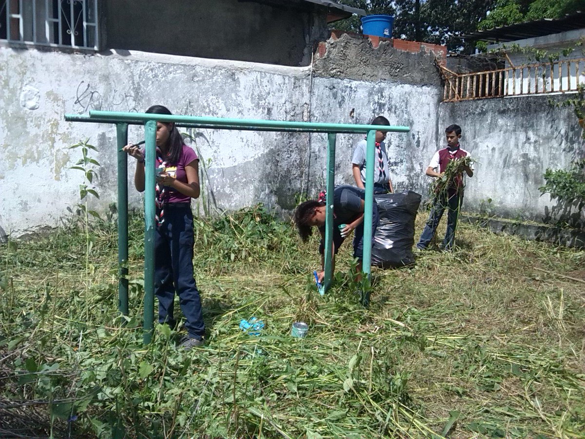 LuisEstrada_A's tweet photo. @scoutsvenezuela @scouts_Guarico #ServicioScout #Mensajerosdelapaz #Comunidad http://t.co/OyUM33cvsr