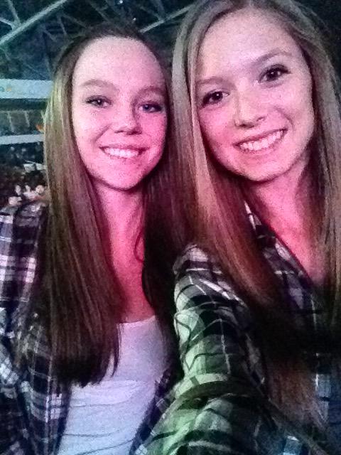 Caitlynn96's tweet image. #GoFurther #Row19 #Seat7&amp;amp;8 @deanbrody @paulbrandt 🎉😊