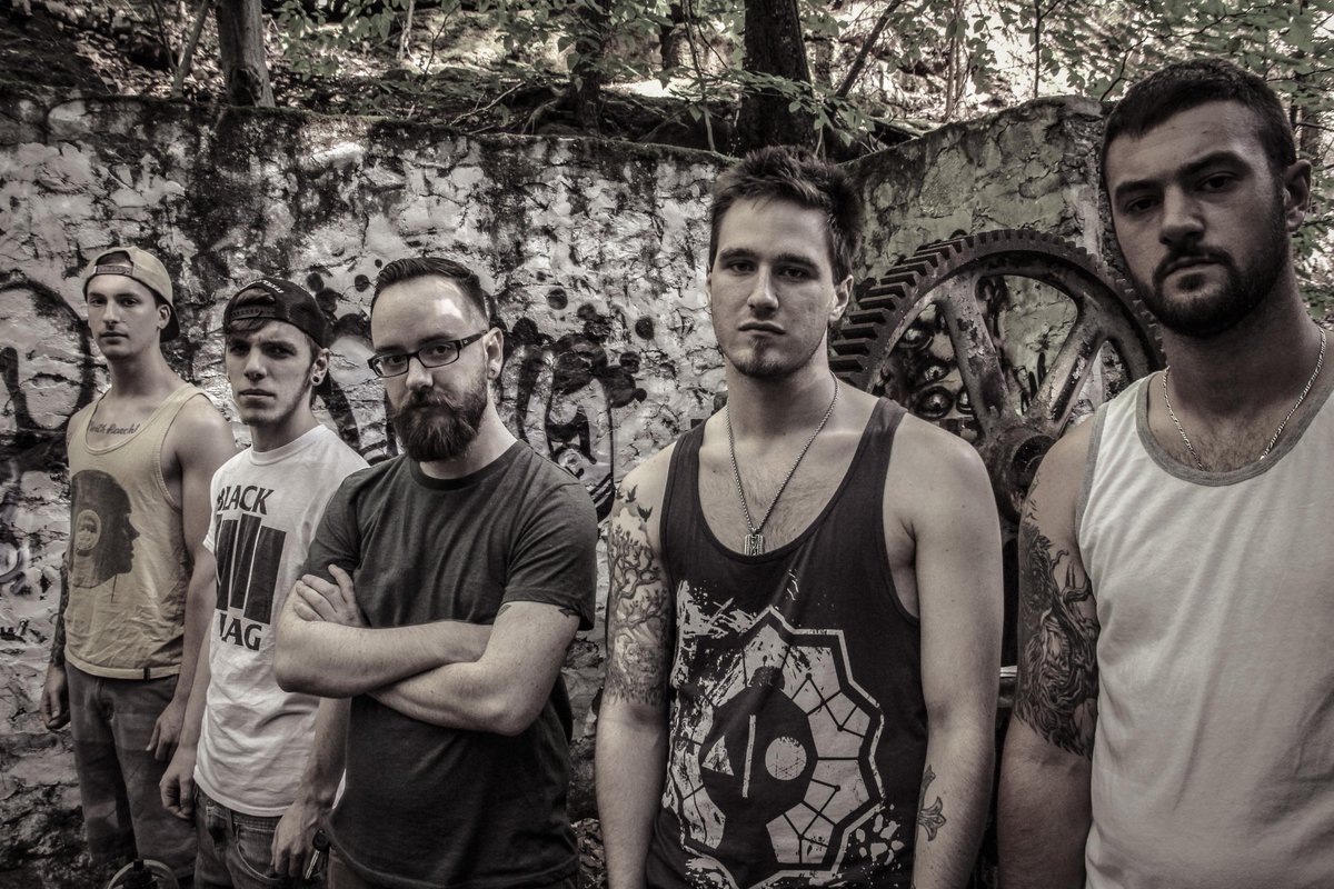 PortraitsNY's tweet image. OUR NEW VIDEO FOR "A FAMILY FORGOTTEN" IS HERE. youtube.com/watch?v=Foqe5F…