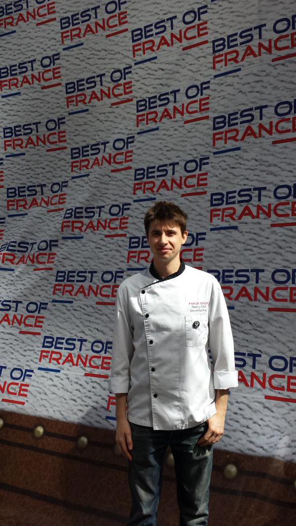 ateliersucre_ny's tweet photo. Chef Simon Herfray at Best of France
#bestoffrance #frenchencas #chefsimon #pastry #axa #passion #food #Yummy #food http://t.co/kumO6LK8Qn