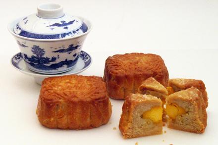 lesclefsdormac1's tweet photo. 月亮代表我的心，月亮代表我的情，愿你幸福永健康，好运财运长佯你！中秋快乐！
Happy Mid-Autumn, everyone! http://t.co/QqPTOTFI7N