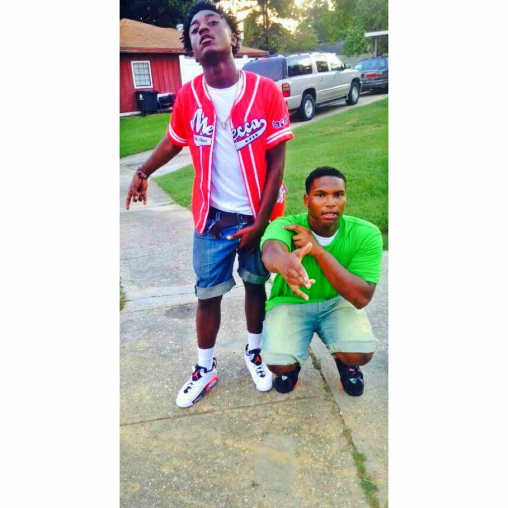 acrestownjj's tweet photo. 💂 ganggg !! http://t.co/LDlk1pDc7h