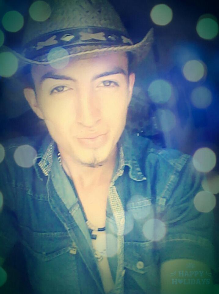 KristhCano's tweet photo. Regrese a los biejos caminos del twitter http://t.co/oYOUEtDRuU
