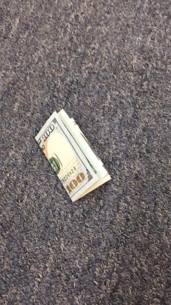 twins_n_wins's tweet photo. Rt in 5 seconds for good luck💵💰 http://t.co/a8sLItXgub