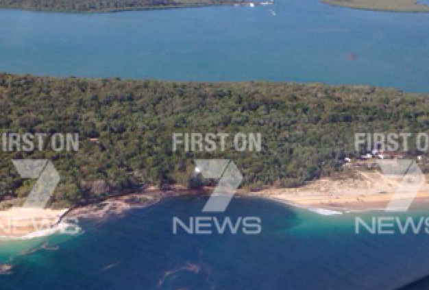 7NewsSydney's tweet photo. 7 News at 6pm: Sinkhole swallows cars, caravans &amp; tents at popular Frazer Coast beach in Qld. http://t.co/4OpCuhVawr http://t.co/Dg8XHvVyiV