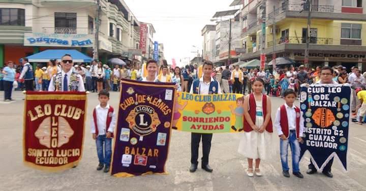 LeosSantaLucia's tweet photo. En el Desfile Cívico por el Aniversario 112 de Cantonización de Balzar 👏🏼 @lionsclubs @LeoClub_Balzar http://t.co/CGSKWmIsms