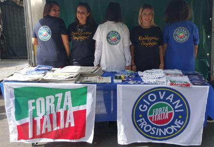 fi_giovani's tweet photo. #Lecce #Frosinone #Cavalgese un ordinario #sabato di passione   #numeri ed #entusiasmo #noiconsilvio!#secondianessuno http://t.co/NDygnUQQE7
