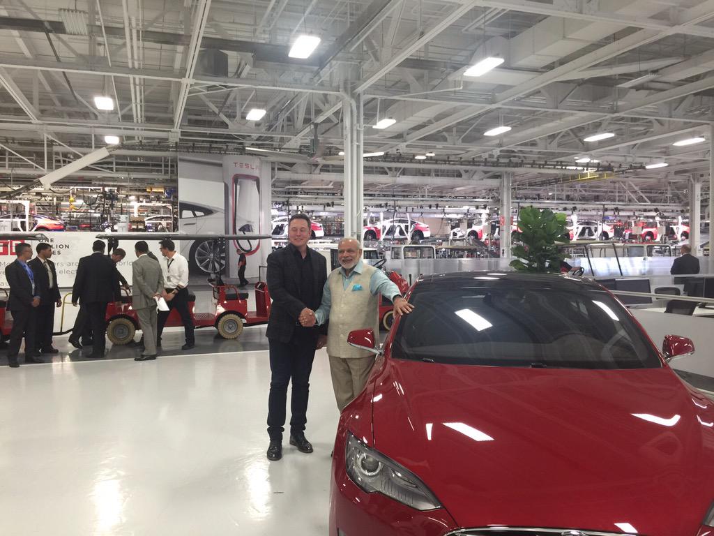 PMOIndia's tweet image. PM @narendramodi at @TeslaMotors with @elonmusk.