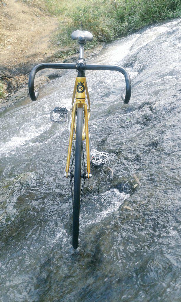 MazRiyadi's tweet photo. Explore the Unknown With Bicycle #pcolite #singlespeed #fixedgear http://t.co/EhZsOr56m8