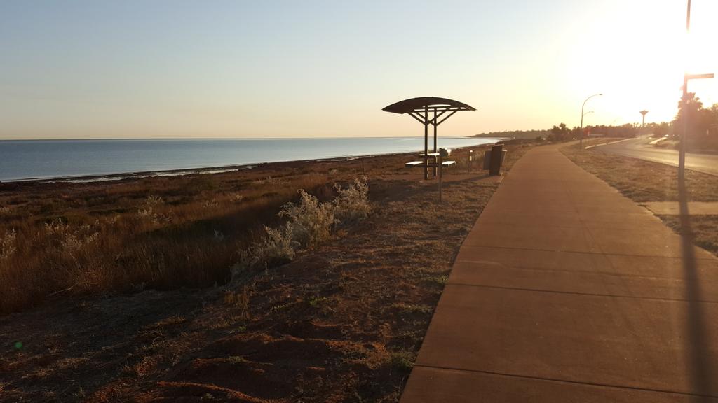 FifoSupplements's tweet photo. Another awesome morning in
#porthedland
#hedland #pilbara #pilbaralife #hedlandphoto #mining #fifo #fifosupplements http://t.co/9WNApydSYw