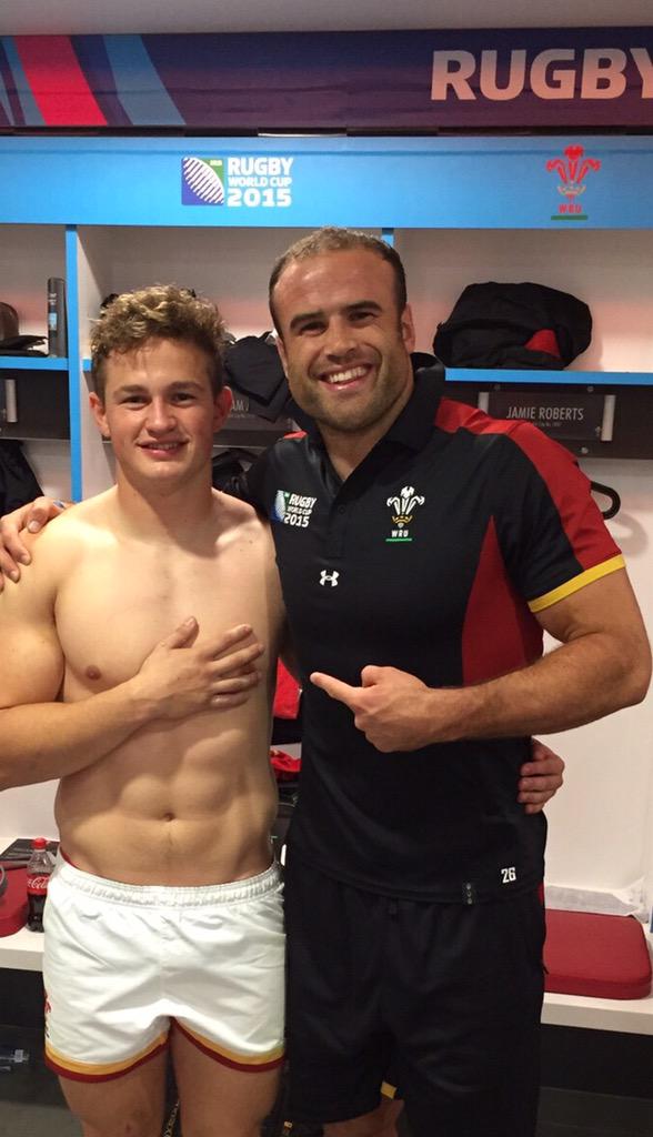 Jamiehuwroberts's tweet image. Great to play with a fellow Cardiff Medic too! @hallam_amos   @CardiffMedsRFC