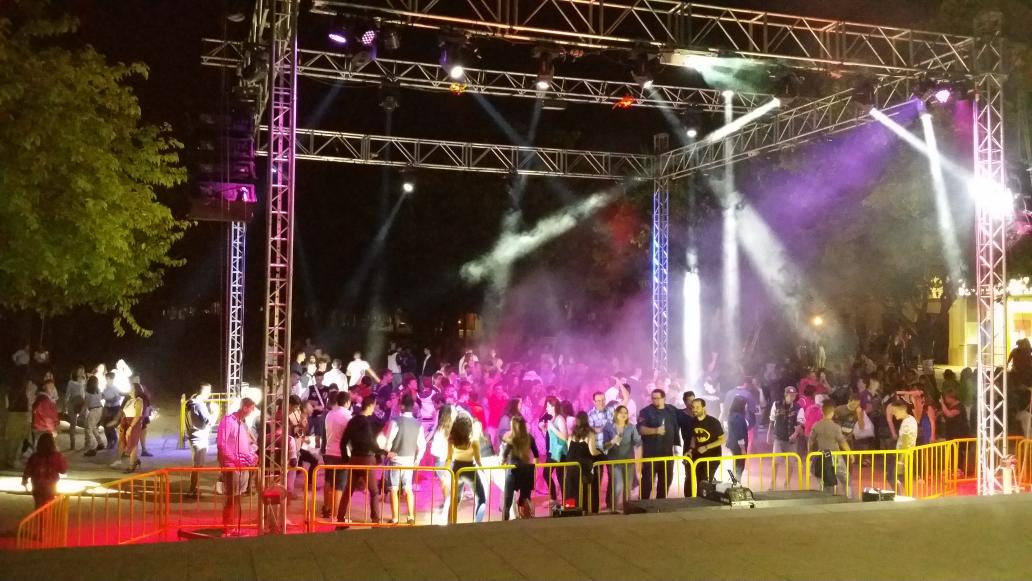 Sona la Dipu DJ's esta noche en Villanueva de Castellón  @ladipuenlared <a href="/dipvalencia/">Diputació de València</a> @gva_jove @gva_info