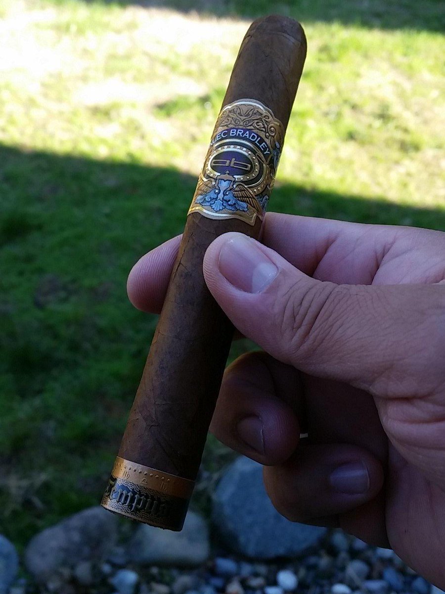 Alec Bradley - Tempus. Afternoon smoke