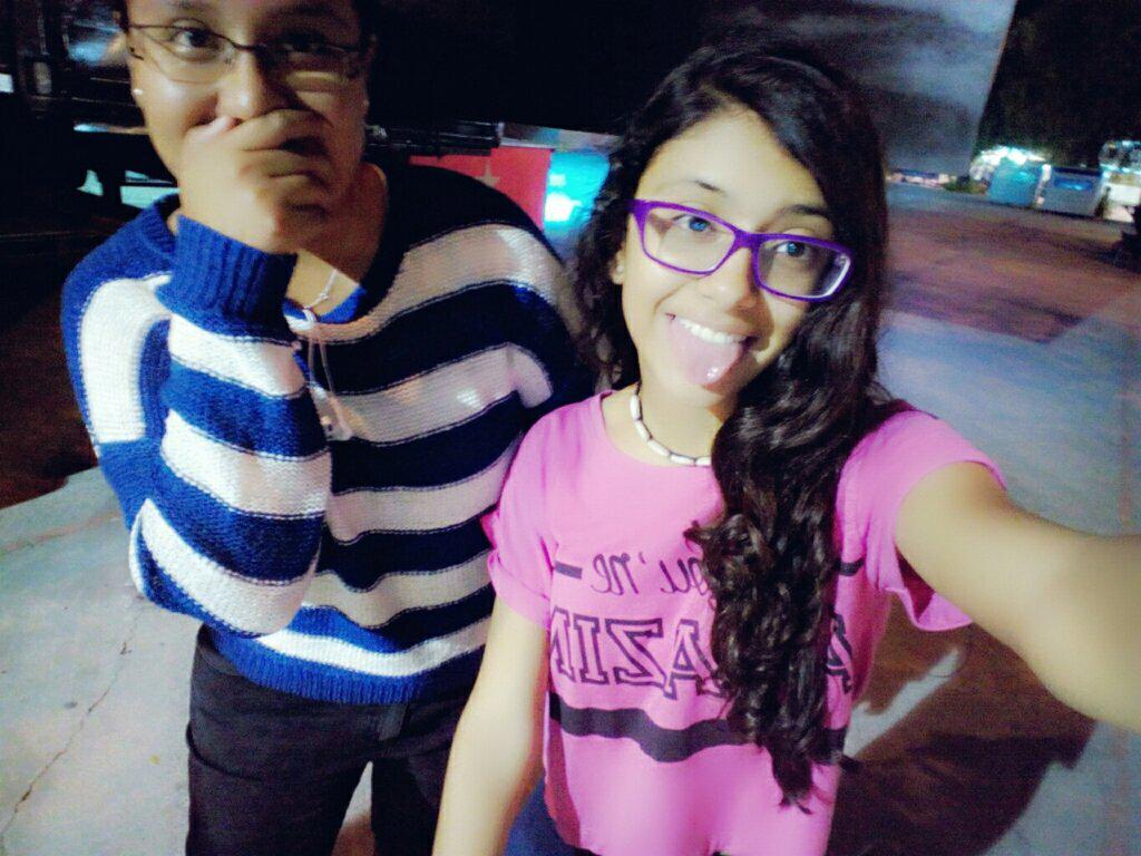 SisaPG's tweet photo. 💎😍 #GUAPADA 😂😚👏
#FeriaLLIRIA2015 😻👊👌 http://t.co/XgAXijkKBT