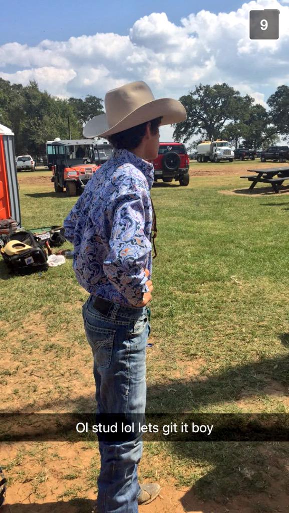 JacobThorn90's tweet photo. I guess Traves is my photographer, 😂 well took 3rd today! #Blessed #Barn2Buck http://t.co/frdYlgl8fV