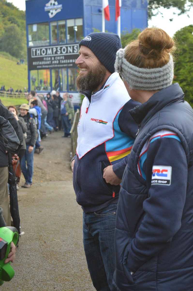 nutkinsdigits's tweet photo. #bruceansty watching the race with the rest of http://t.co/0FUFfkUHyV bloke.Great hugger. #goldcup @Auto66Racing http://t.co/mIZKCbNszh