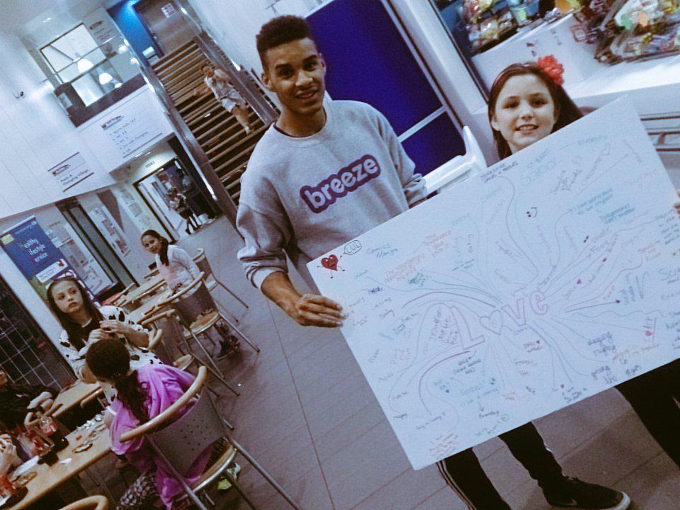 AngelofYouths's tweet photo. Thanks to all @BreezeLeeds #communityangel @_YourCommunity @Child_Leeds @MajesticMarvina #bullying #lovehatecreate http://t.co/osQ4lqzQgl