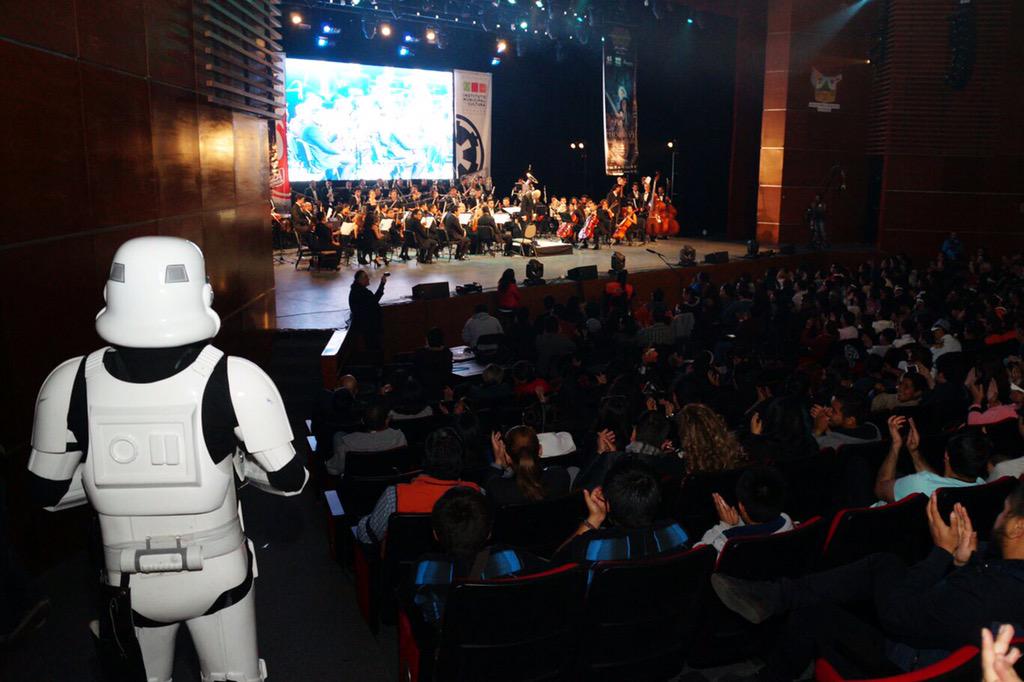 EleazarGarcia_'s tweet photo. #LaFuerzaLLegaAPachuca !! Nuestra Orquesta Sinfónica de @Pachuca_ interpreto magistralmente música de @starwars! http://t.co/czvDKGKdaW
