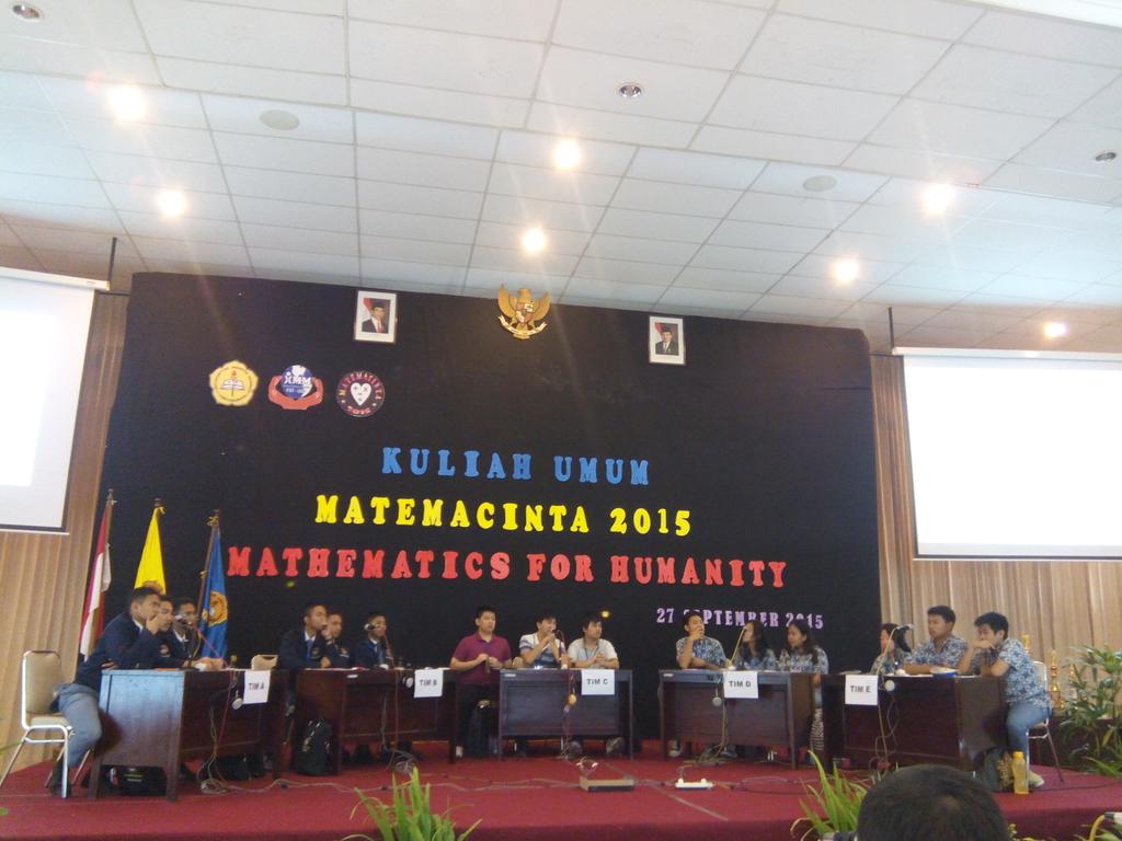 hmm_usd's tweet photo. LCC babak 3 Matemacinta 2015. Semangat teman-teman😄👐🎇🎉 http://t.co/fbnZuodMOE