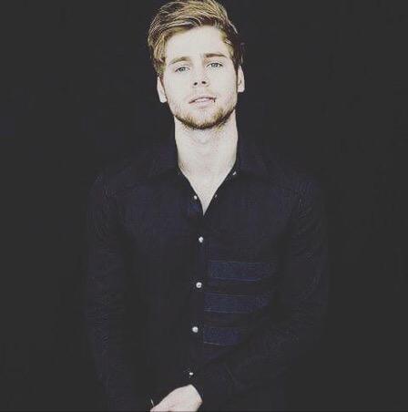 <a href="/fakeafxx/">Jacob</a> my daddy🙈🙊❤️😘