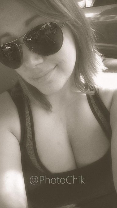 #leselfie http://t.co/6T0CGZQNqp<a href="/tag/leselfie"class="tags">#leselfie</a>