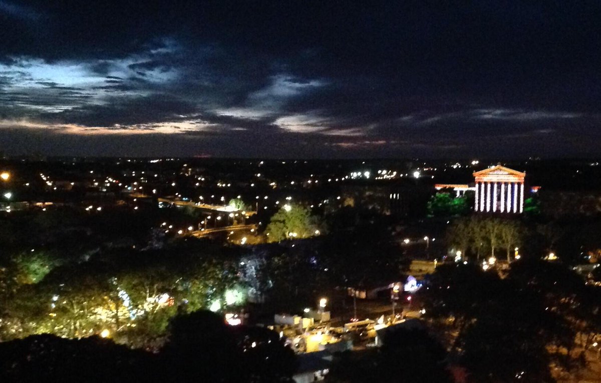 ZakkisMom's tweet photo. #PopeInPhilly #PopeOnParkway #PopeHope Peace Love Joy Simple Things in Life http://t.co/mADYd4cqgl
