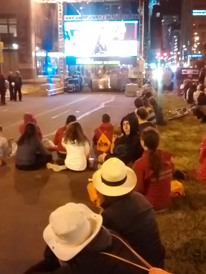 tsmalls_ryan5's tweet photo. Ending the day by watching some awesome performers #AMCmeetsPope #wooPope http://t.co/JVWkb3pupq