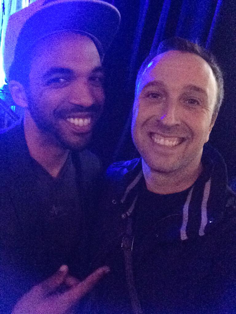 StevenHellmann's tweet photo. #Toronto you have to catch @1wordchrisjones while he is in town. Unreal #comedy #hypnosis show. #GentsExpo http://t.co/oTNtyNkQ6w
