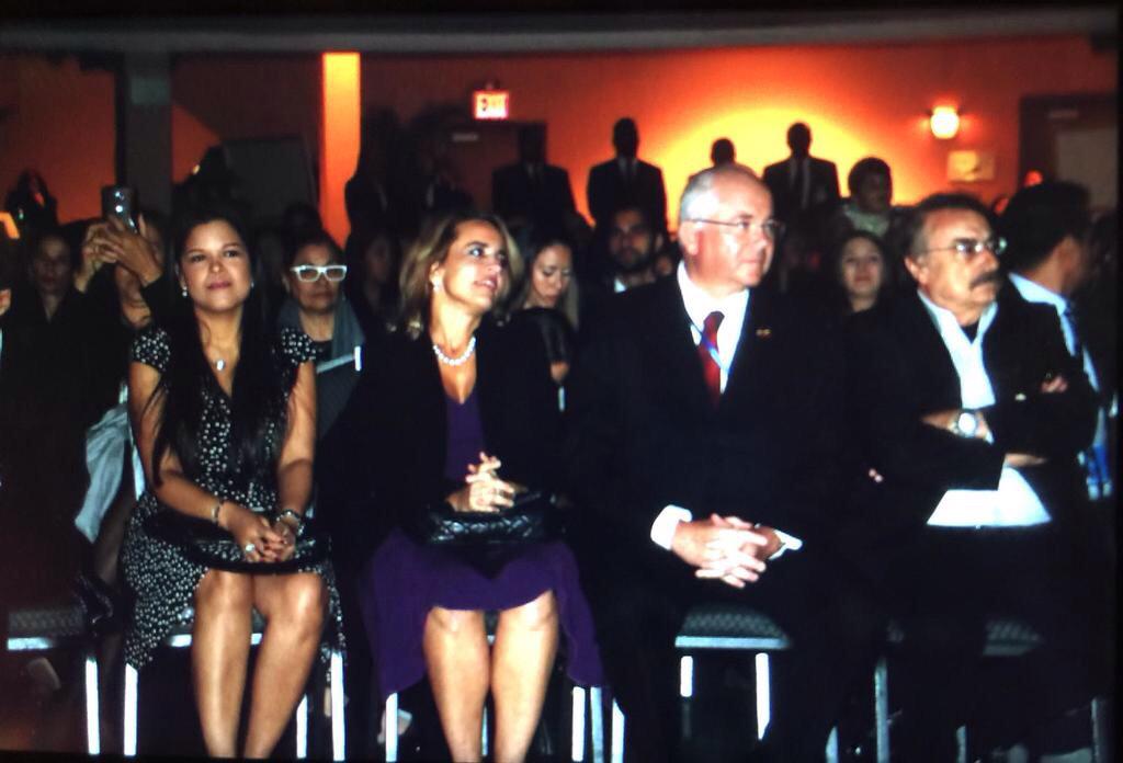 Con Gustavo Dudamel al frente Venezuela ofrece concierto por La Paz y la Vida en Nueva York #SomosVENEZUELA <a href="/Maby80/">M.Gabriela Chávez C.</a>