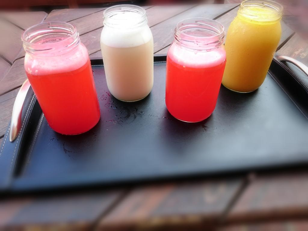 MIL977SH's tweet photo. @villadeleyva @VilladeLeyvaCol @jugo_mania cereza coco Maracuya #jugos #refrescante http://t.co/1Lm24aOglL