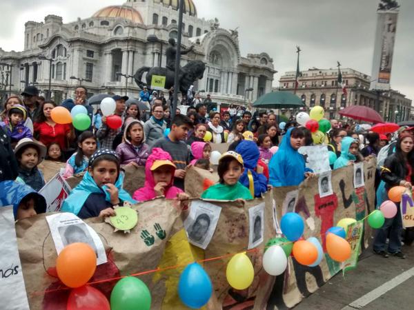 kikesma's tweet photo. 26 de Septiembre 2015
Se demostró que la única 
"Verdad histórica"
es la lucha ciudadana.
 #DiaDeLaIndignacion http://t.co/cA6l1LLb4s