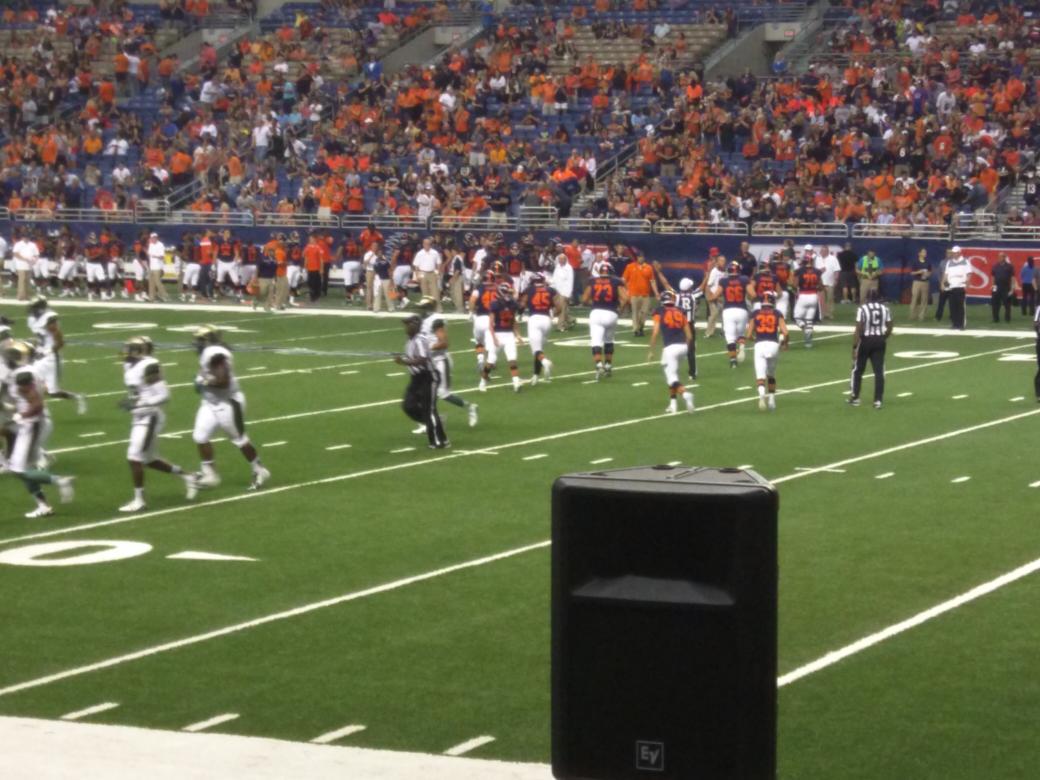 UTSA_PAD's tweet photo. UTSA PAD Supporting our Boys!!!! #Rowdyfootball #UTSA #PAD #UTSAPAD http://t.co/5Qiux3xNvK